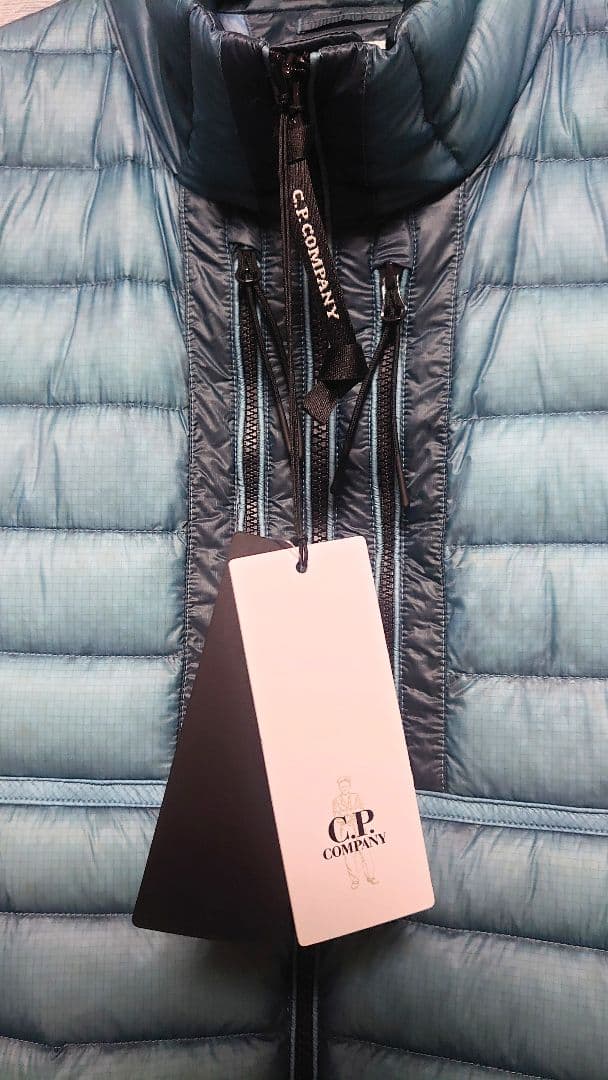 ☆新品未使用☆ c.p.company ダウンジャケット