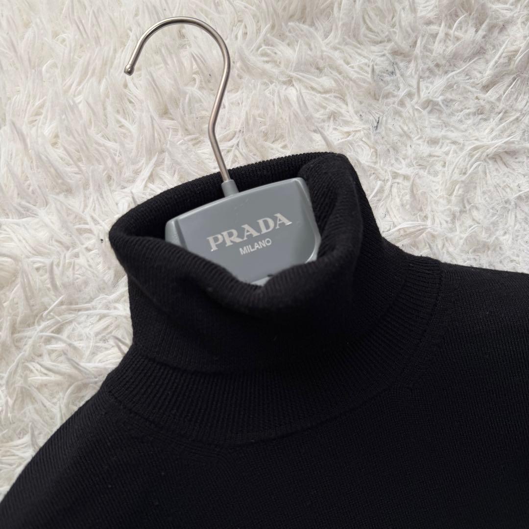 最高級イタリア製極美品　クルチアーニ　タートルネックニット　セーター　ブラック