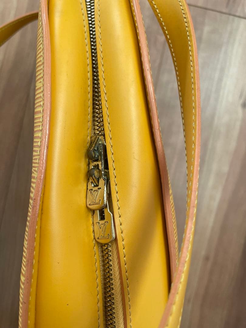 LOUIS VUITTON 黄色　エピ　リュック 希少　マビヨンリュックバック