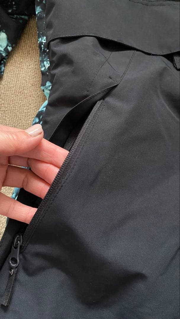 美品★ROXY ロキシー★スキースノーボードウェア ★M★花柄★諾名発送★