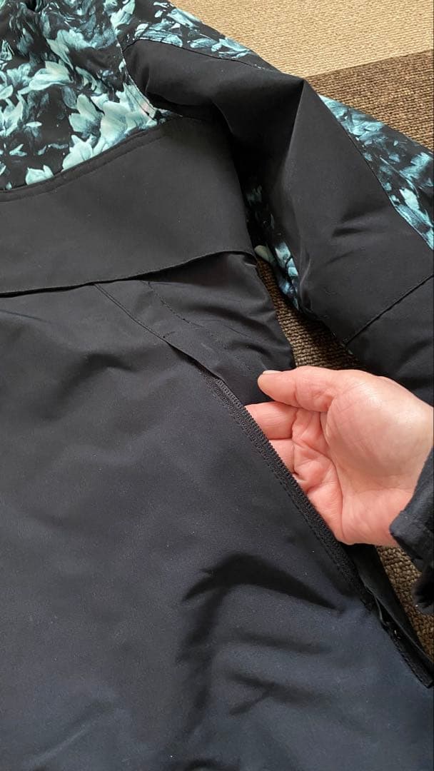 美品★ROXY ロキシー★スキースノーボードウェア ★M★花柄★諾名発送★