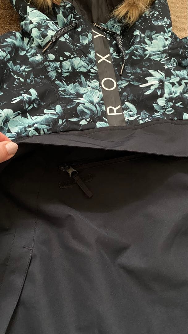 美品★ROXY ロキシー★スキースノーボードウェア ★M★花柄★諾名発送★