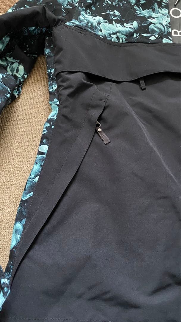 美品★ROXY ロキシー★スキースノーボードウェア ★M★花柄★諾名発送★