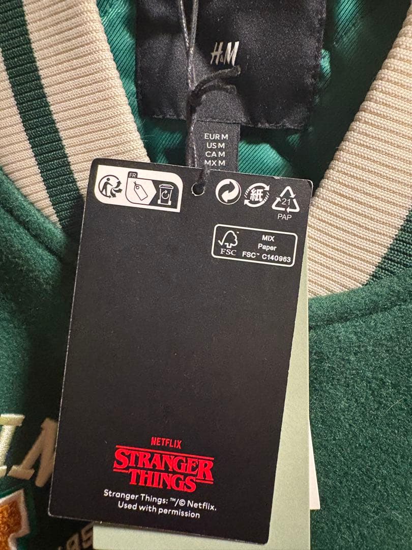 ♡ H&M ストレンジャー・シングス スタジャン Mサイズ ホーキンス高校