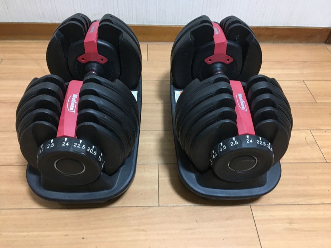 ① MOTION 可変式ダンベル 24Kg x 1個