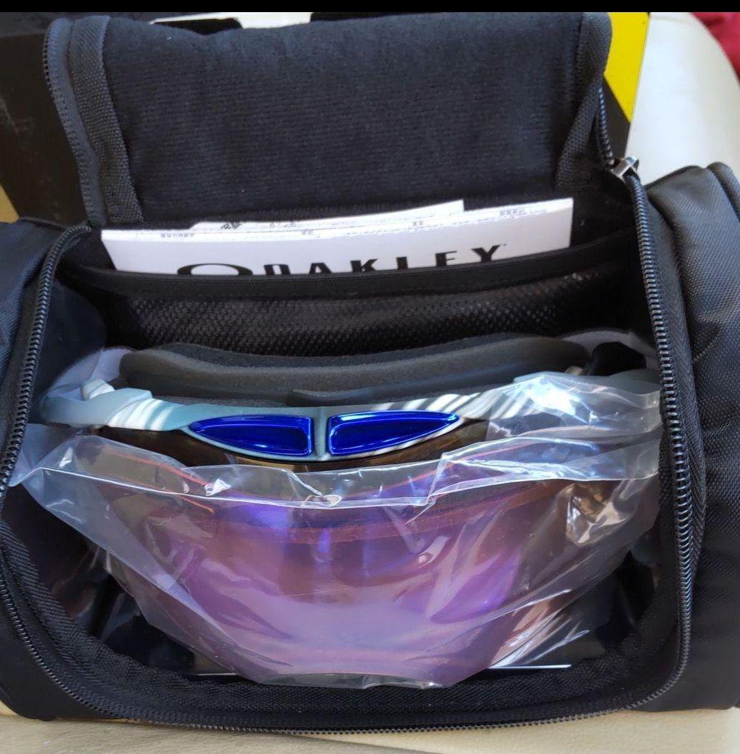 未使用保管品
OAKLEY  AIR BRAKE ゴーグル
ASIAN FIT