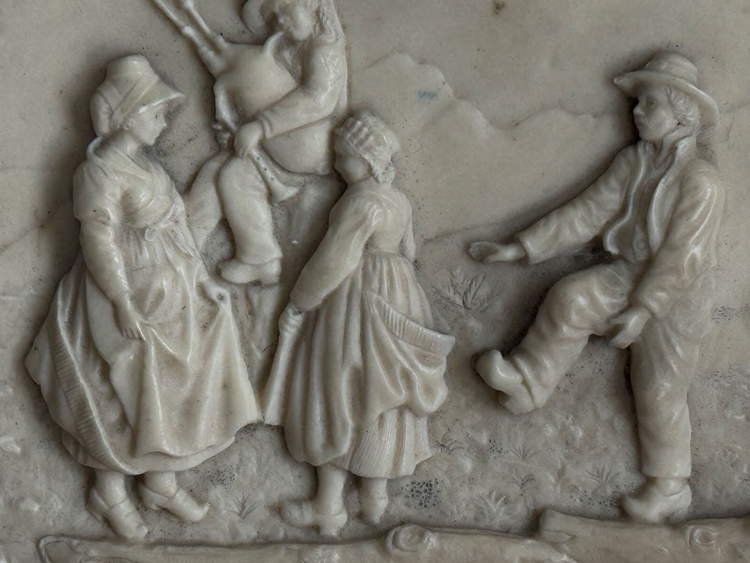 フランスアンティーク　鍾乳石のレリーフ　木彫りのフレーム