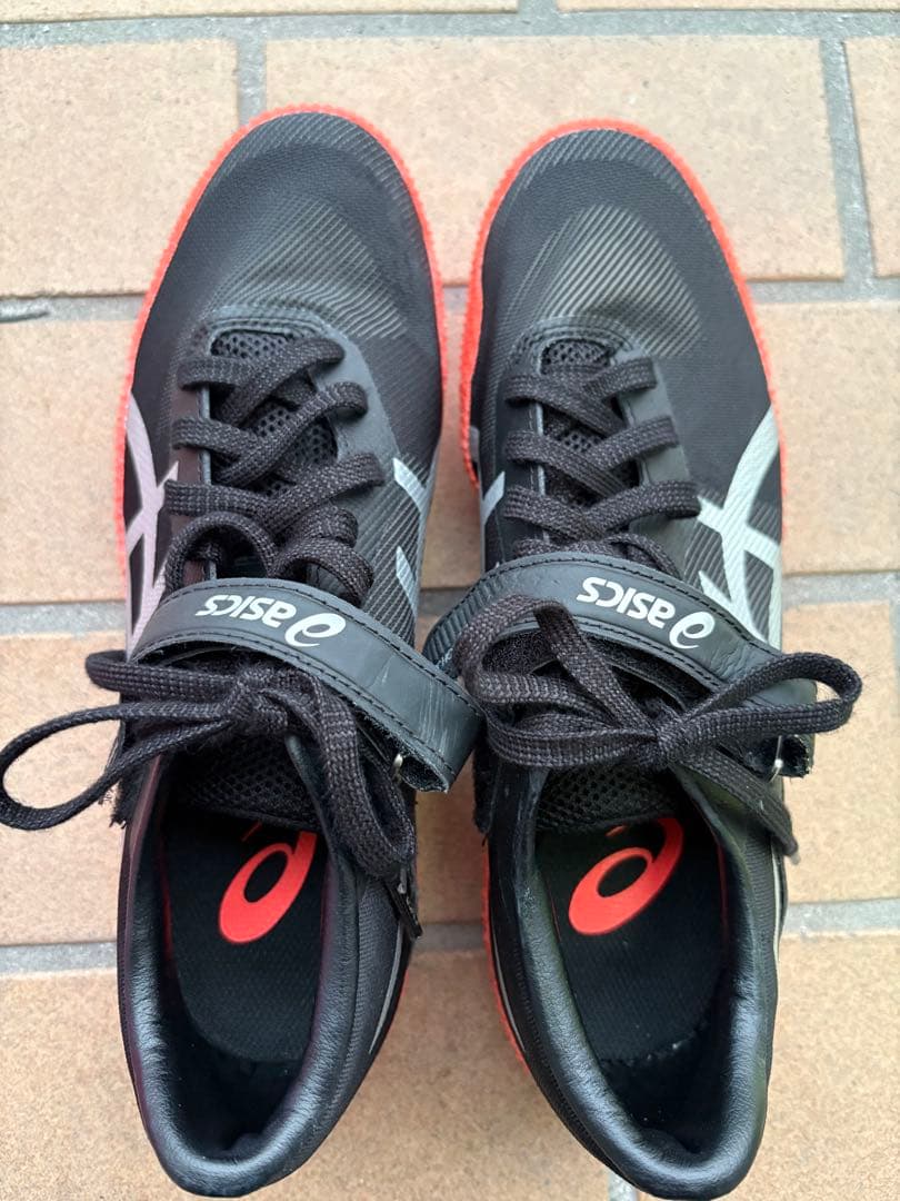 asics スパイクシューズ 黒/赤 ハイカット 高跳び用