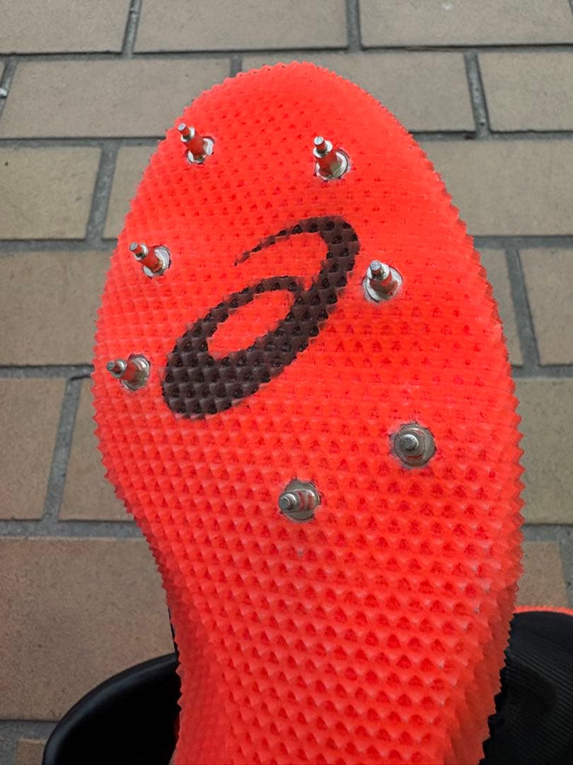 asics スパイクシューズ 黒/赤 ハイカット 高跳び用