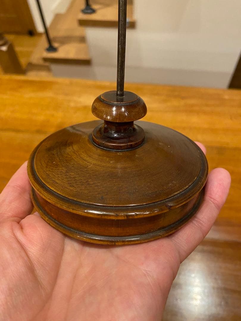 アンティーク 飴色で珍しい小ぶり　木製　かせくり機