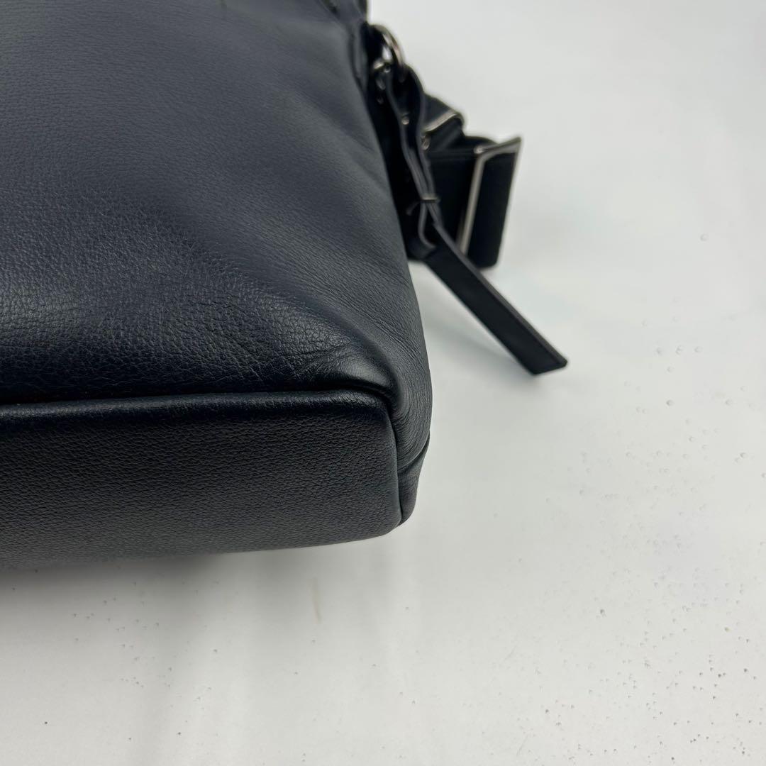 【美品】バーバリーブラックレーベル ショルダーバッグ オールレザー　チャーム　紺