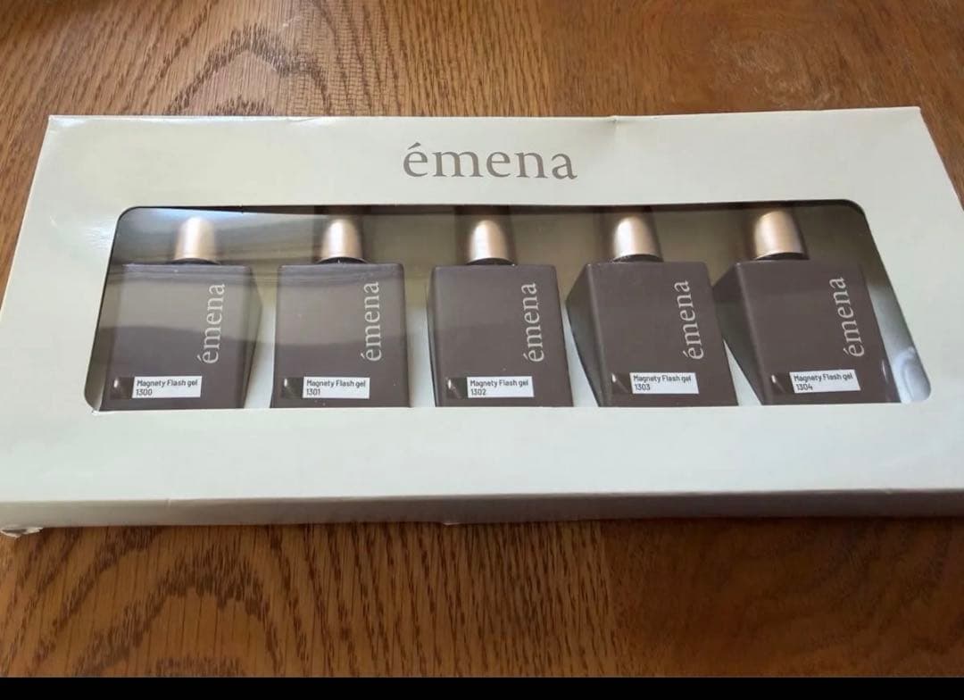 マグネットフラッシュジェル 1300-1304 エメナ　emena