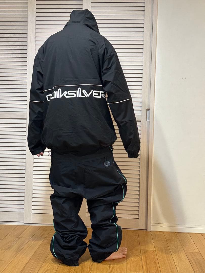 新品未使用　上下Ｌ　Quiksilver スノーボードウェア
