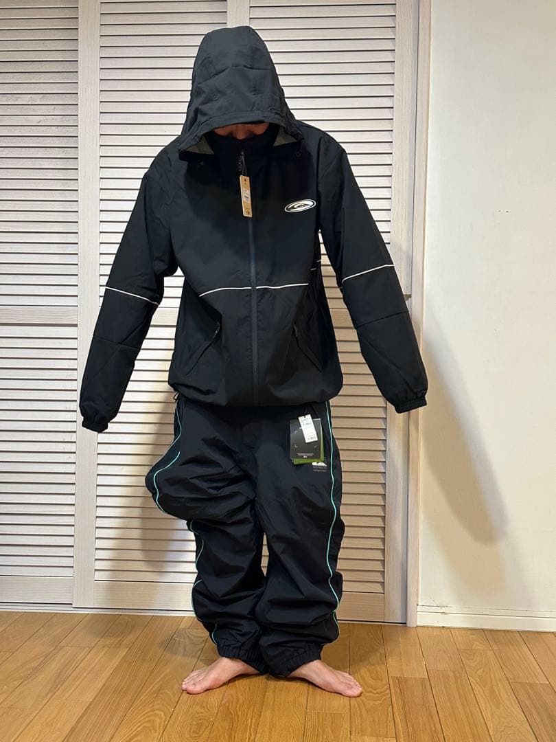 新品未使用　上下Ｌ　Quiksilver スノーボードウェア