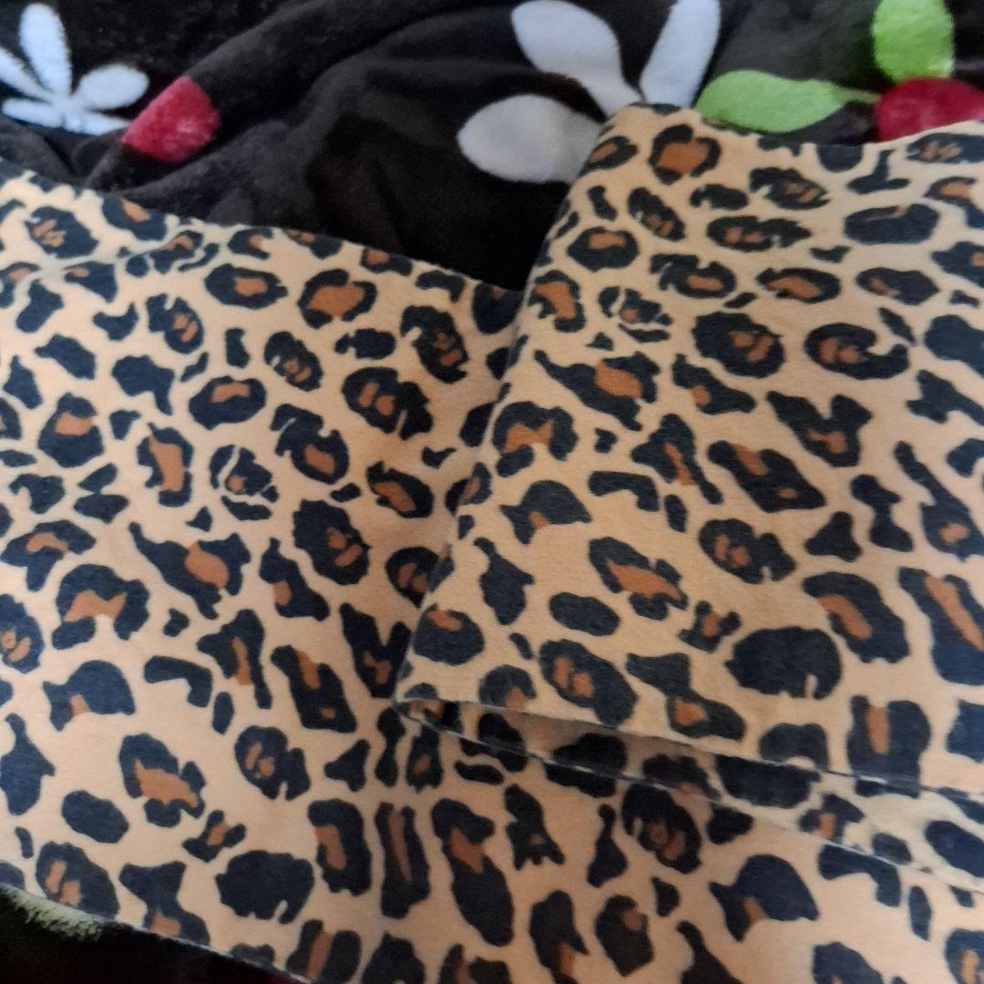 A BATHING APE　レオパードマフラー