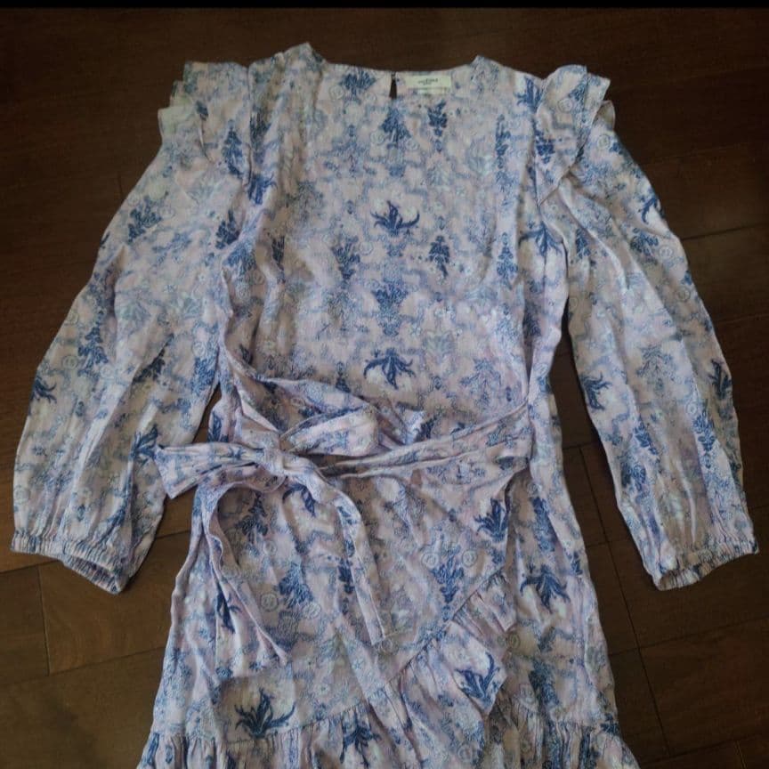 イザベルマランエトワール★ラッフルスリーブ ラップワンピース