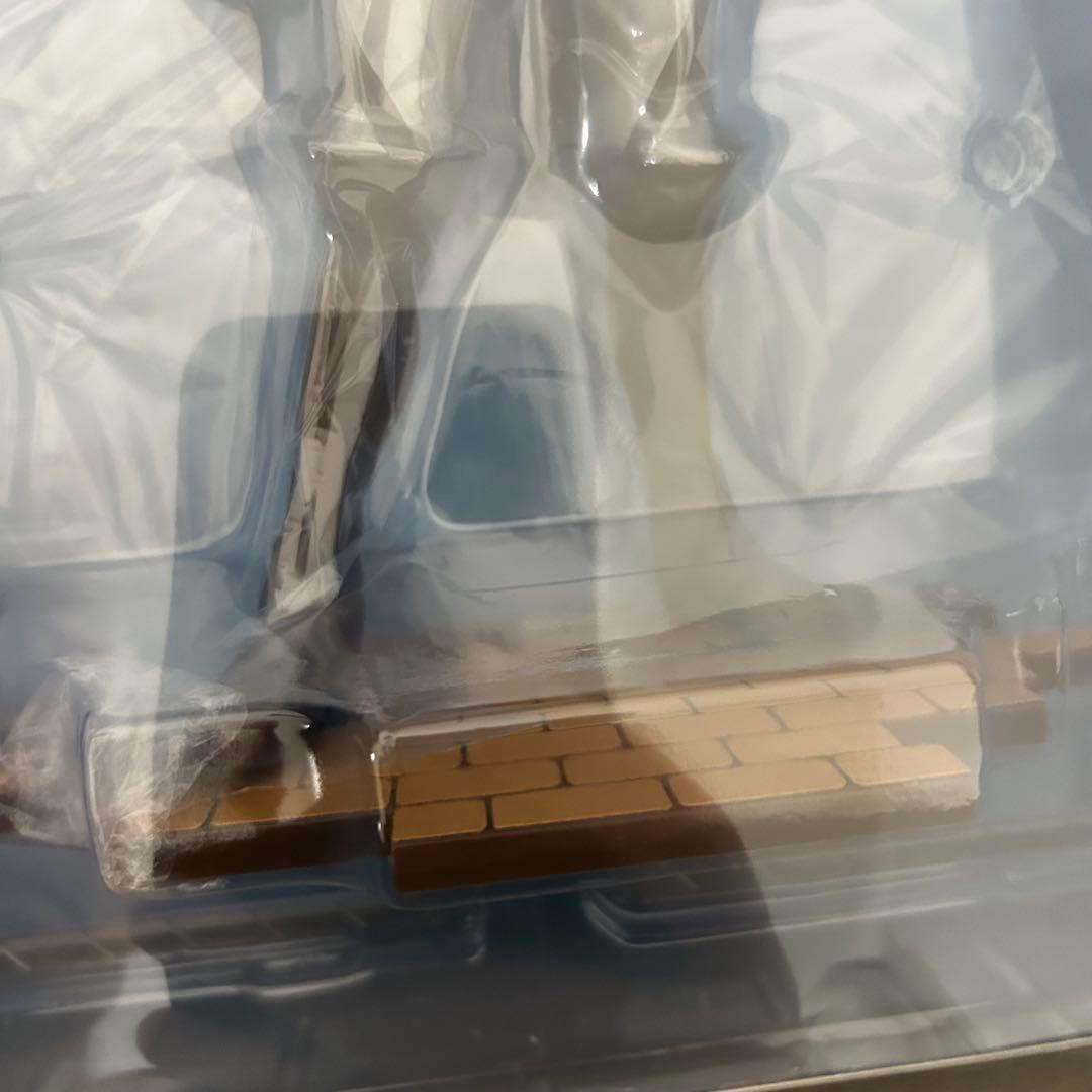 進撃の巨人　エルヴィン　1/8 フィギュア　千値練　BRAVE ACT