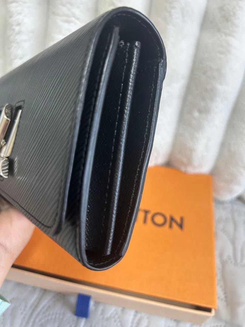 LOUIS VUITTON エピレザー ブラック 長財布