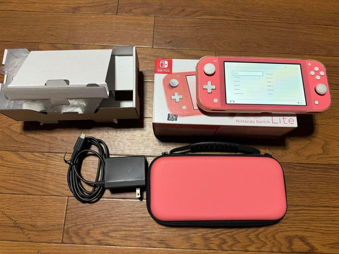 美品 ニンテンドースイッチライト 本体 ケース付き NintendoSwitch