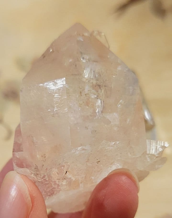 ！入手困難！！ヒマラヤ！超レア！虹キラキラピンクマニハール水晶原石