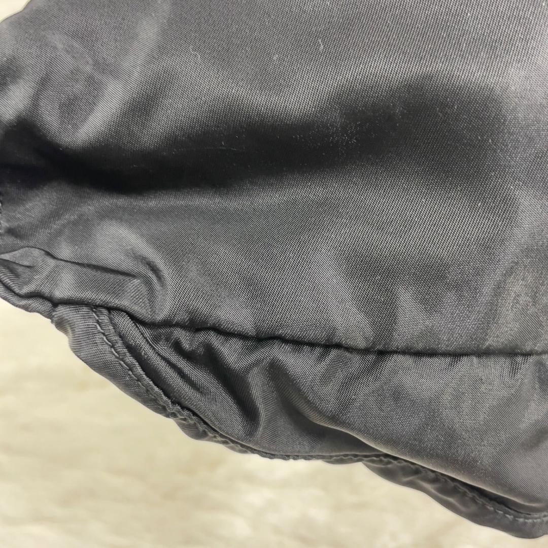 プラダ ボデイバッグ ナイロン ブラック ウエストポーチ 三角プレート