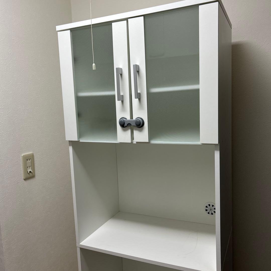 ホワイト木製食器棚 ガラス扉付き