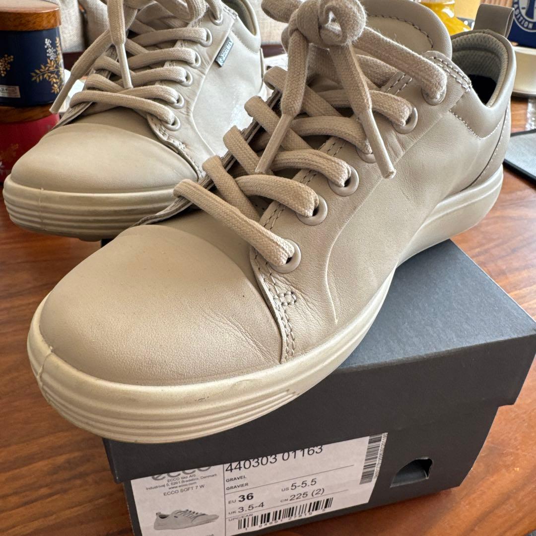 ecco スニーカー ホワイト サイズ36