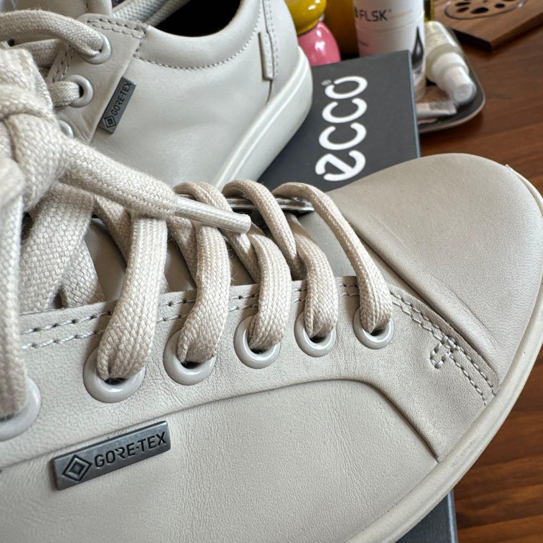ecco スニーカー ホワイト サイズ36