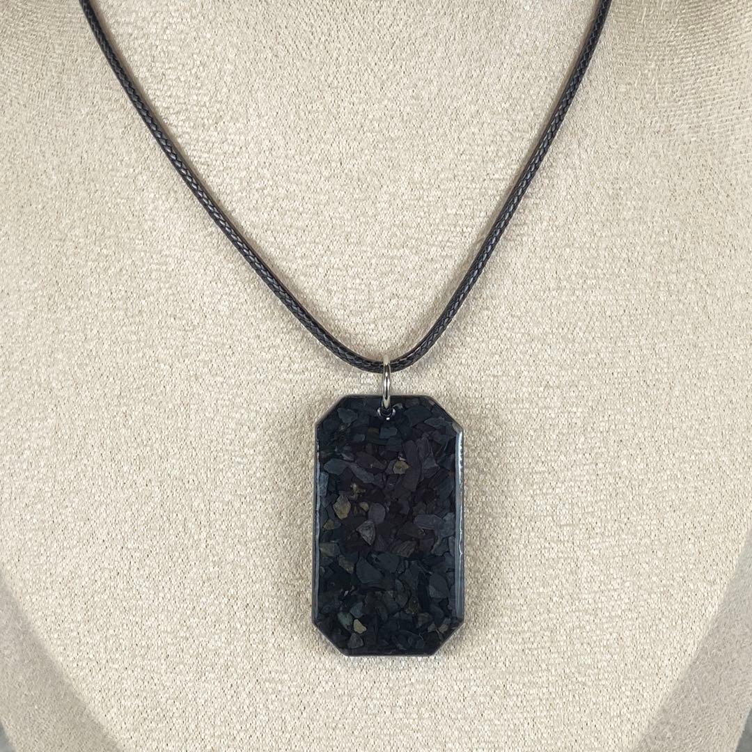 強い波動を持つ古代ソマチッド入りペンダント 八角形 レザーチェーン 2セット