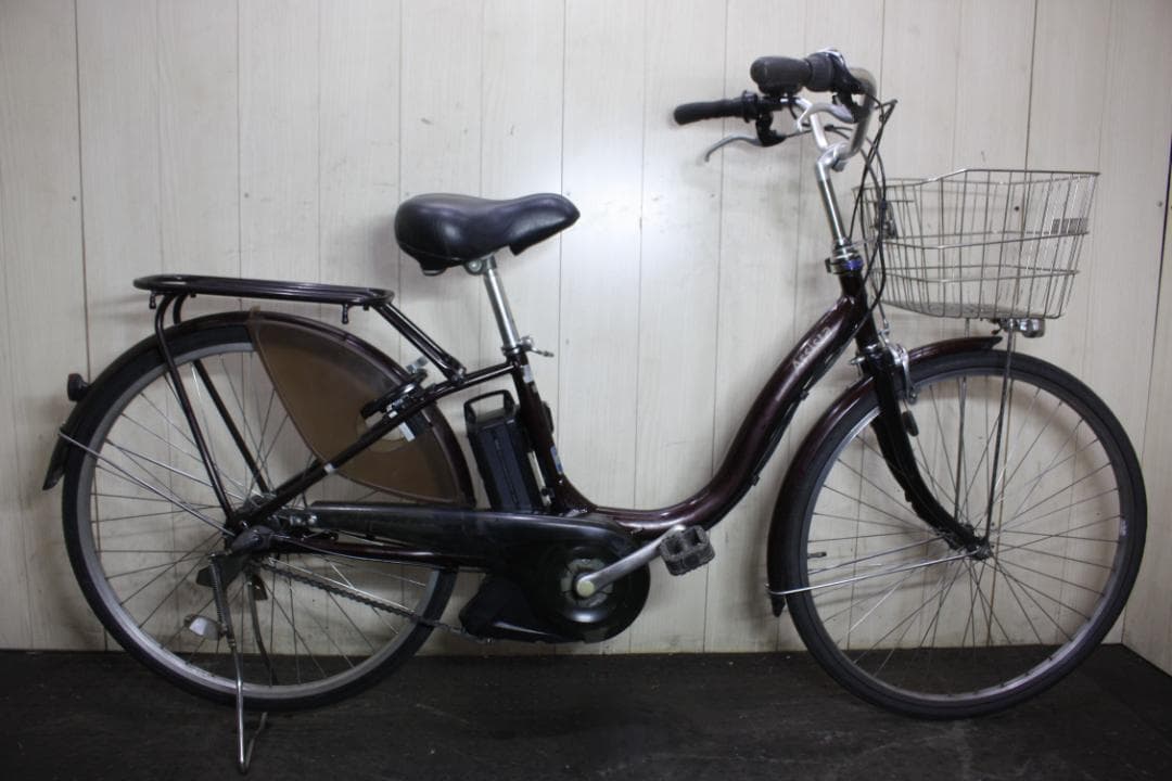 黒の電動アシスト自転車 シティタイプ