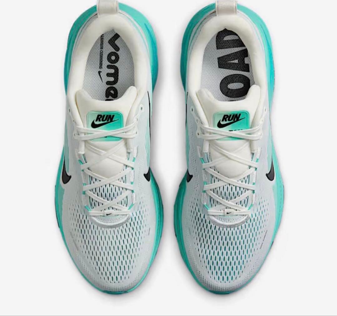 【新品未使用】ナイキ　ボメロ18 29.0cm