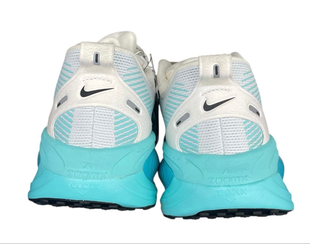 【新品未使用】ナイキ　ボメロ18 29.0cm