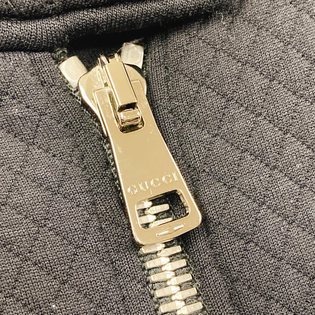 美品 ストレッチ GUCCI キルティング ロゴジップ ワンピース