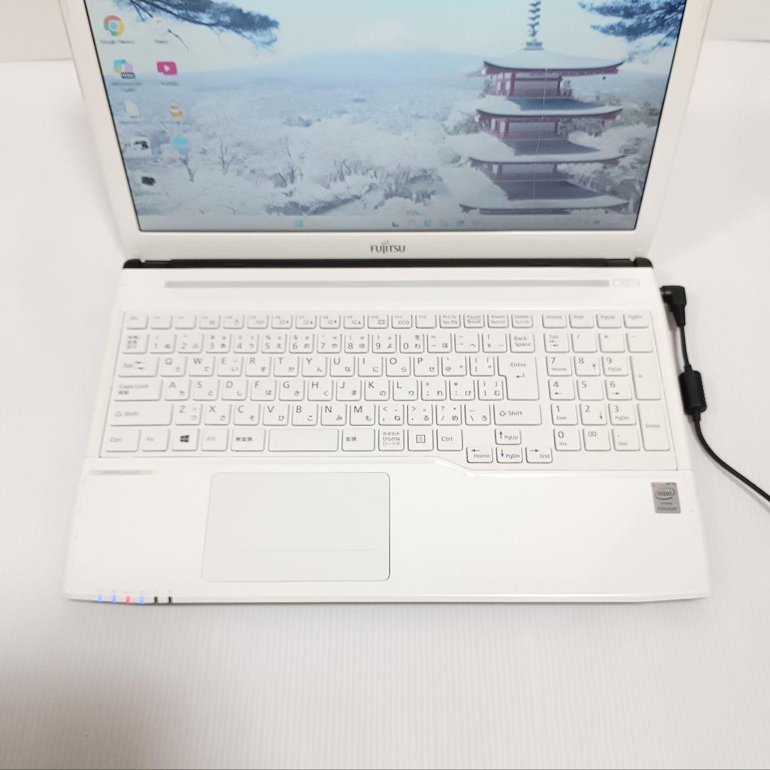 オフィス付き！Windows11✨初心者さんオススメ薄型ホワイトノートパソコン✨