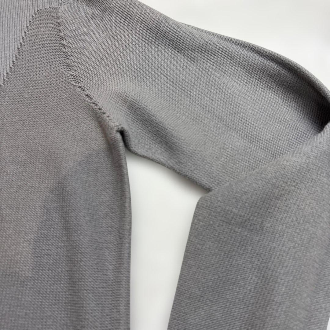 ルイヴィトン　LVロゴニット　グレー　Mサイズ相当