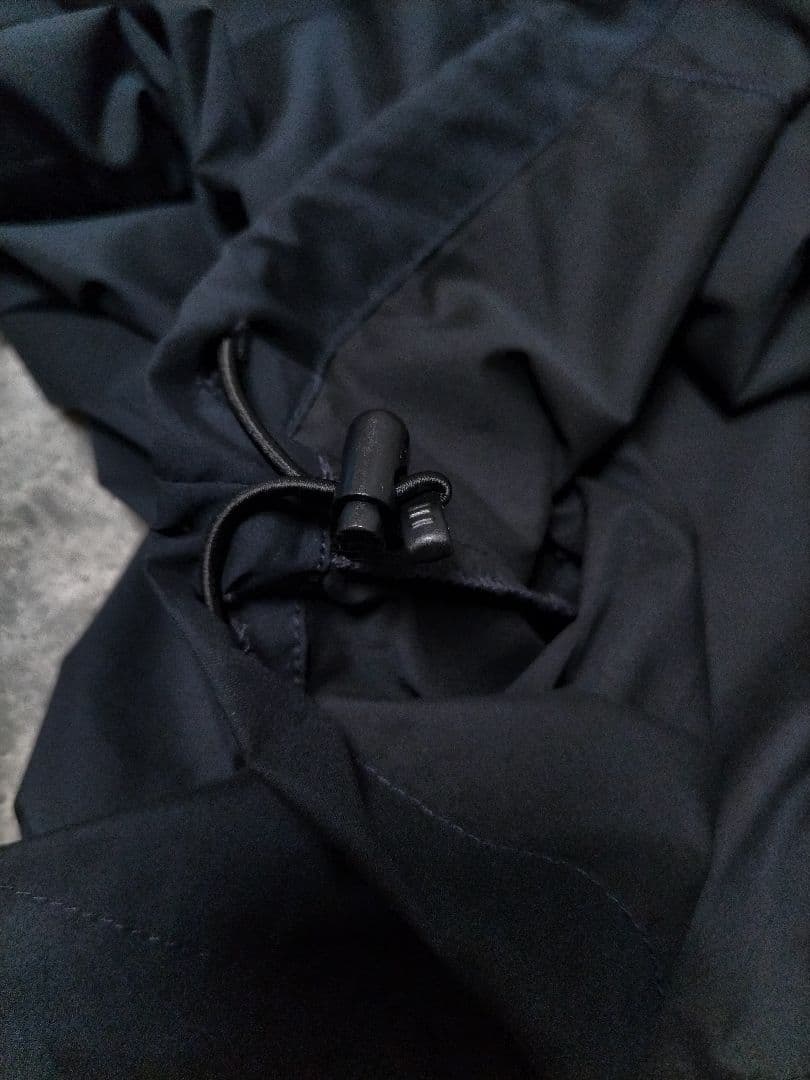 ニューエラ　プルオーバー　ナイロン　ジャケット　黒