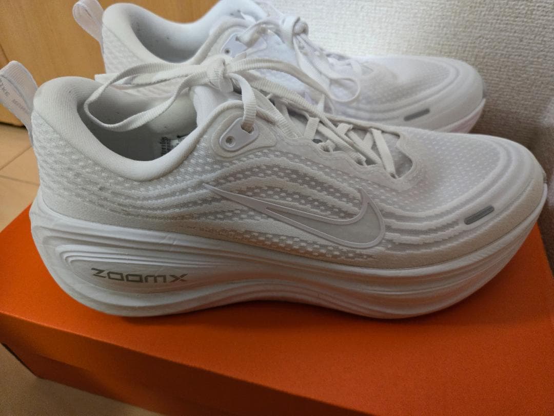 【中古】NIKE ナイキ ボメロプラス メンズ 26.5cm ホワイト