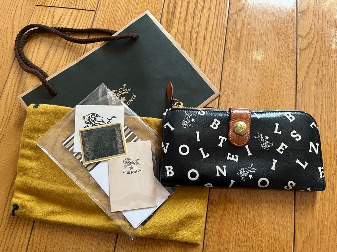 IL BISONTE イルビゾンテ 日本限定 モノグラムロゴ ボタン長財布