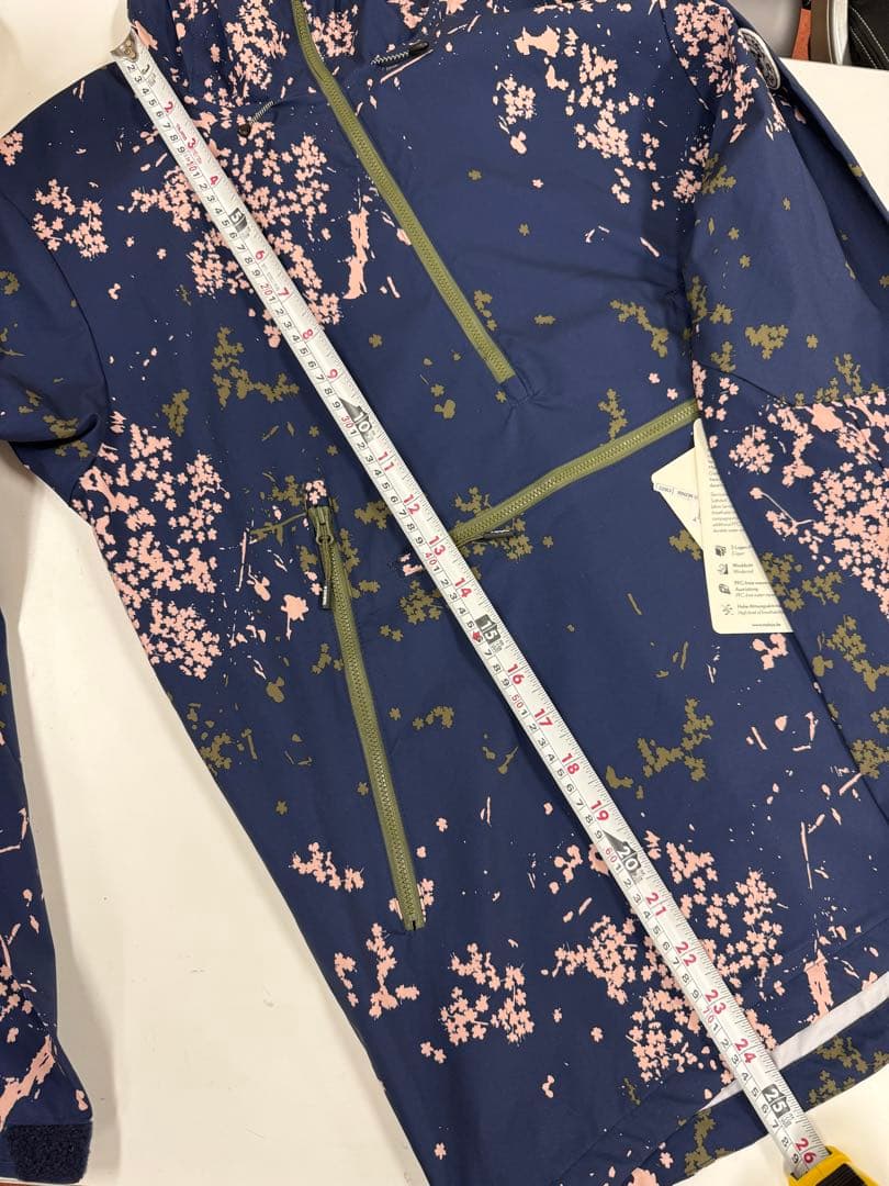 【新品未使用】マローヤ　maloja スキー　スノーボード　ウェア　アウター