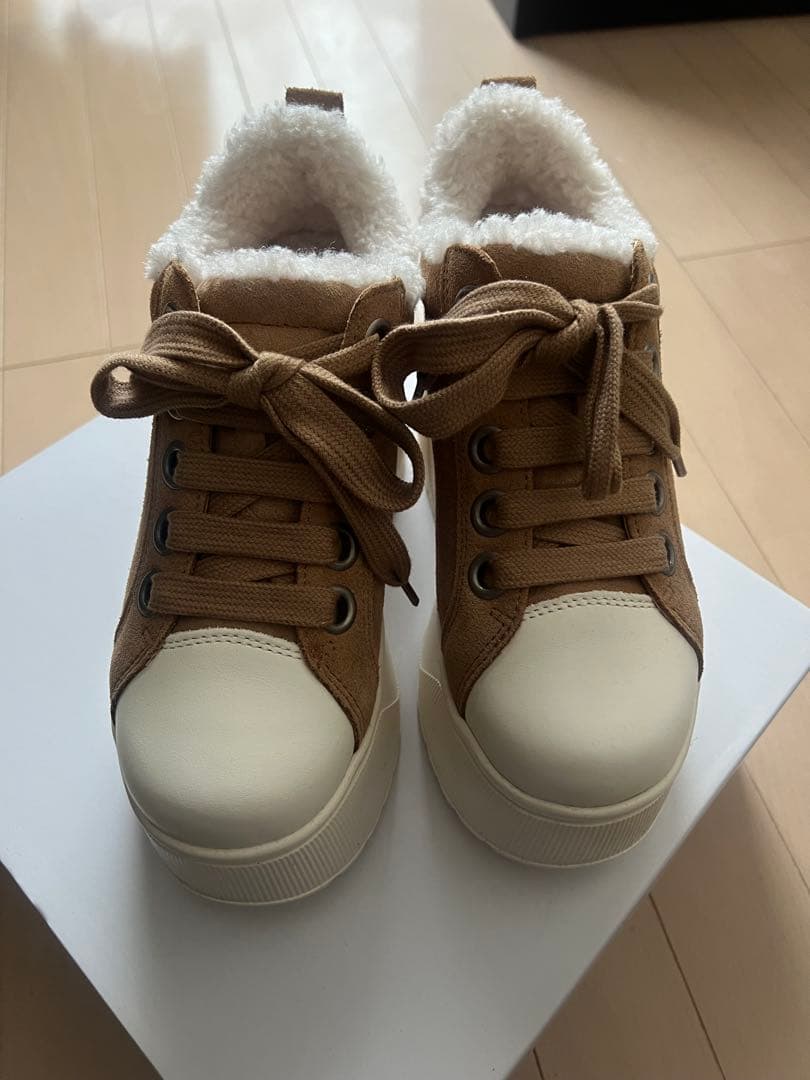 hii。モコモコスニーカーＳサイズ