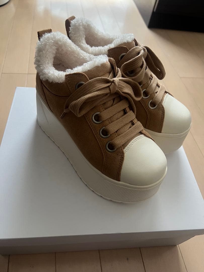 hii。モコモコスニーカーＳサイズ