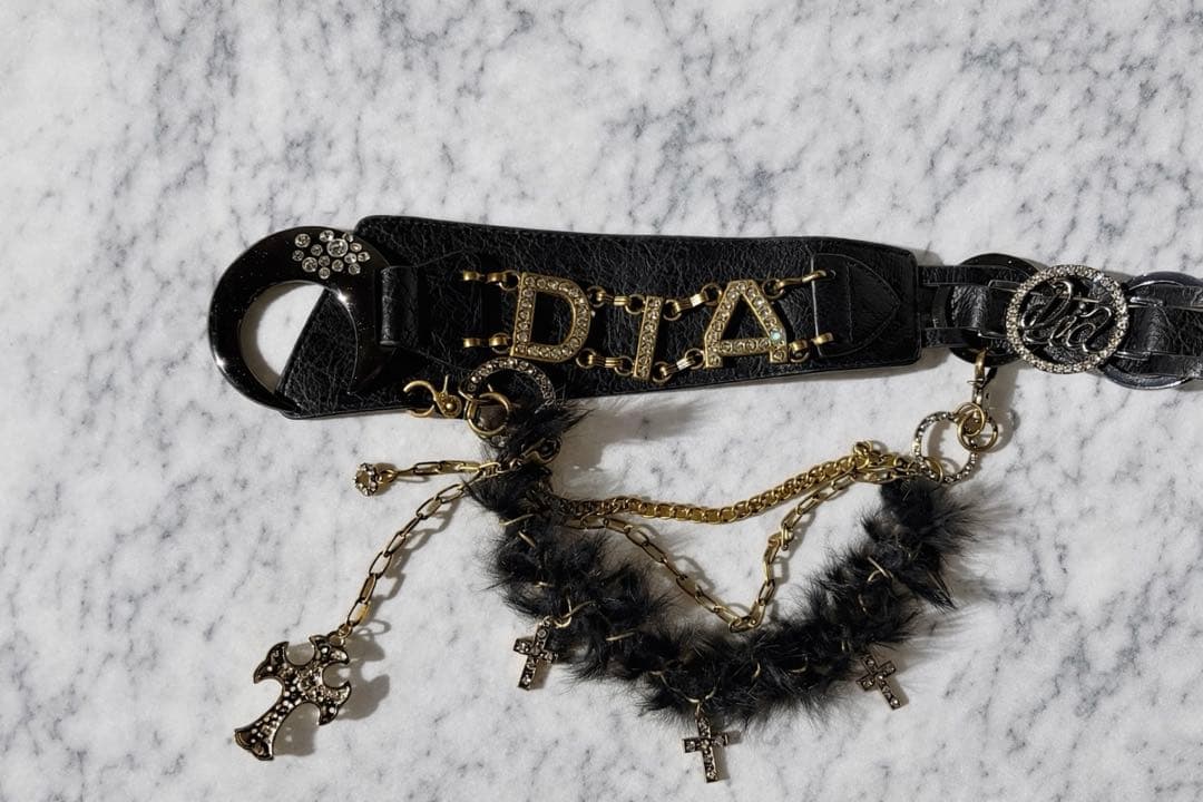 値下げ！d.i.a ムーンバックルチェーンベルト - メルカリ