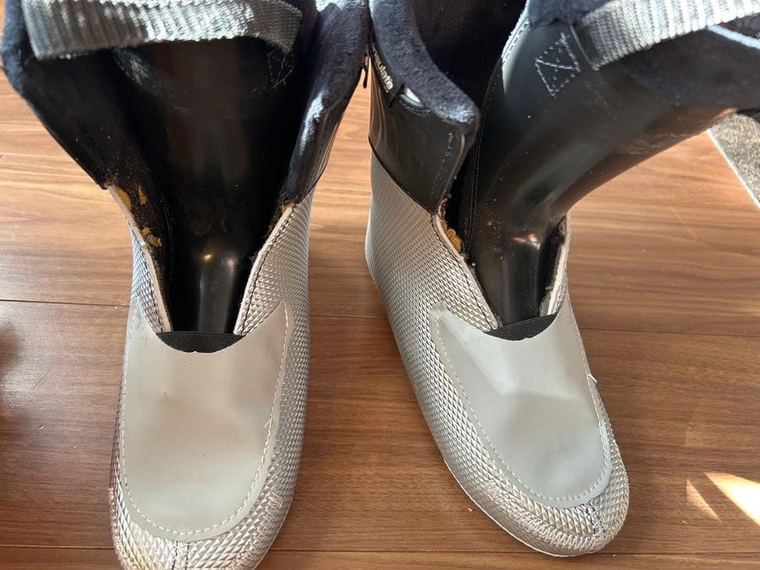 ATOMIC スキーセット ブーツとポール付き