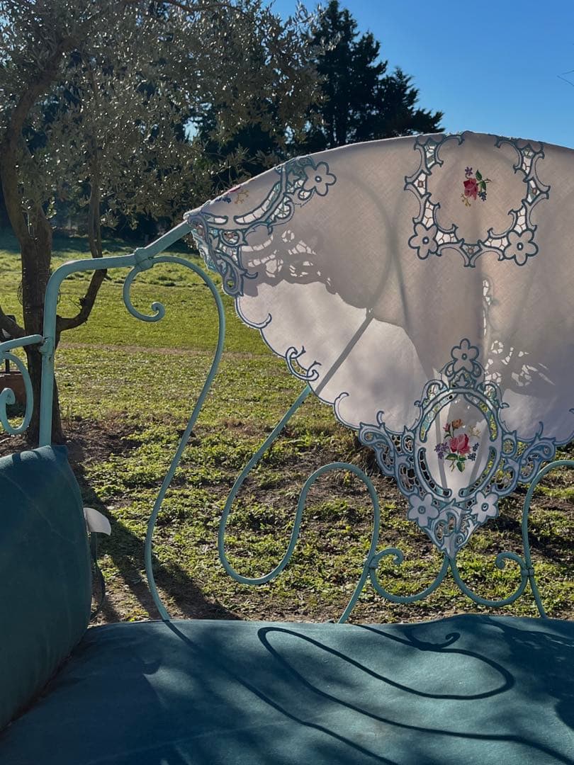 ◆フランスアンティーク｜乙女な手刺繍テーブルクロス、水色花姫レース小さめ正方形