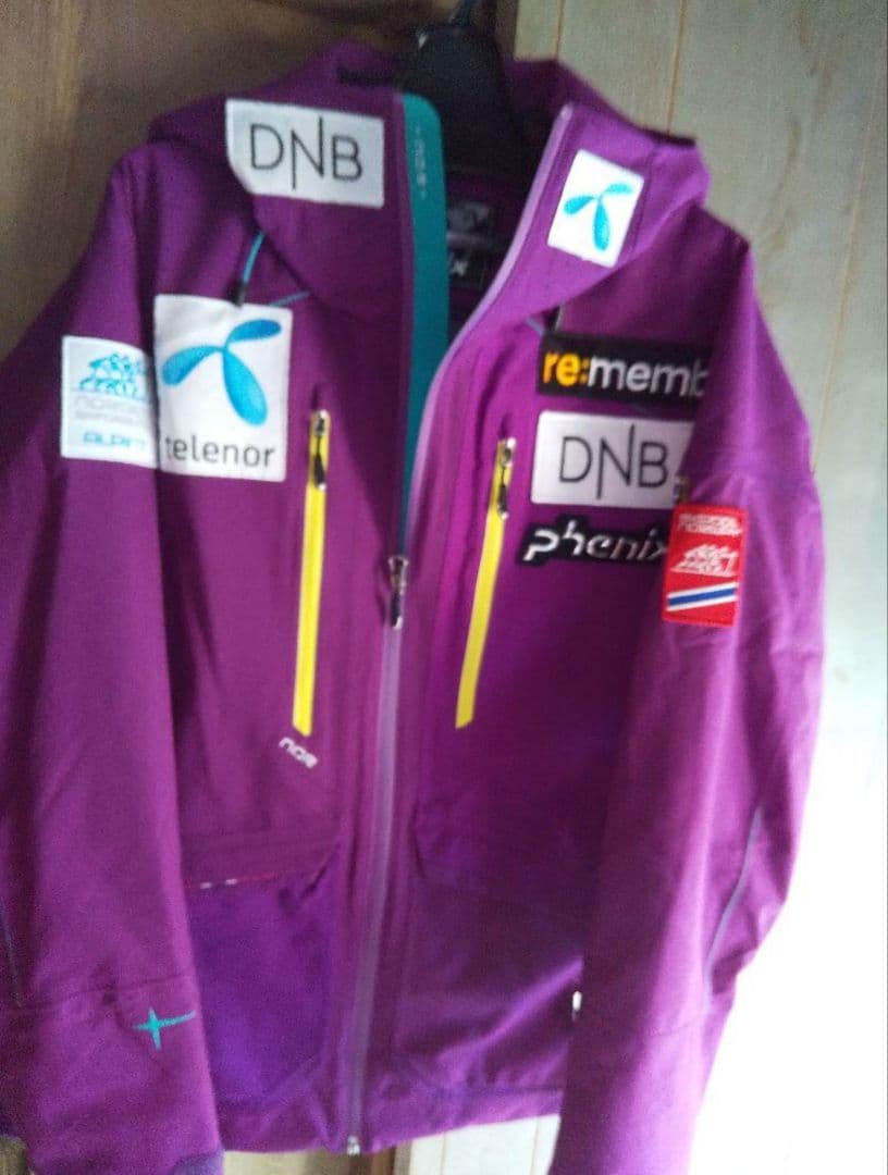 新品タグ付 
Phenix Norway Alpine Team Jacket