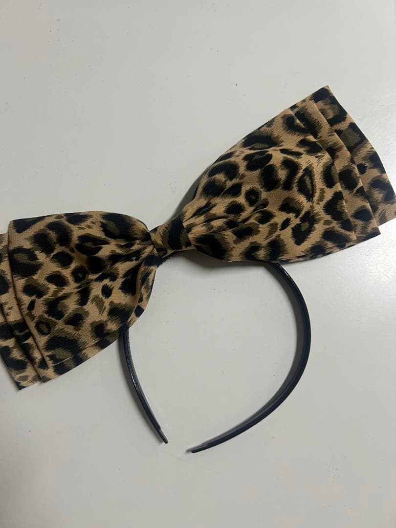 ヒョウ柄リボンバレッタ&カチューシャ - メルカリ