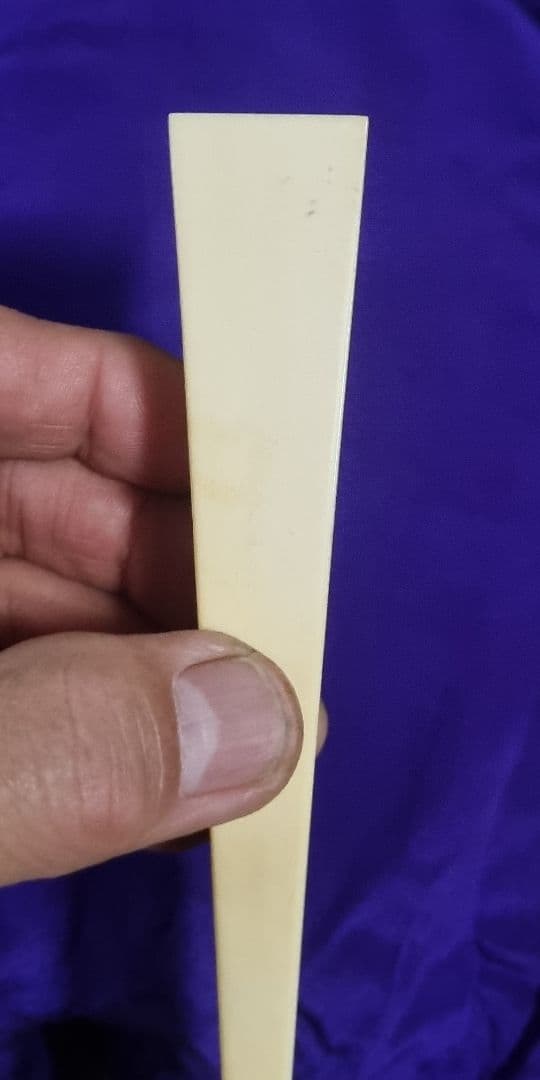 三味線本体 木製 紫色カバー付き 天然素材ばち、糸巻き