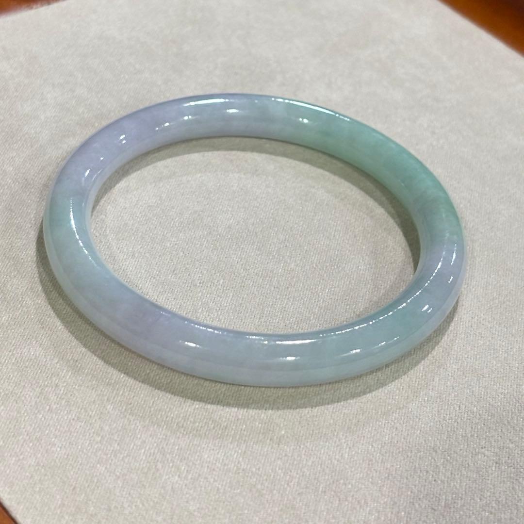 ミャンマー産天然本翡翠　A貨　春彩色　バングル　〜57
