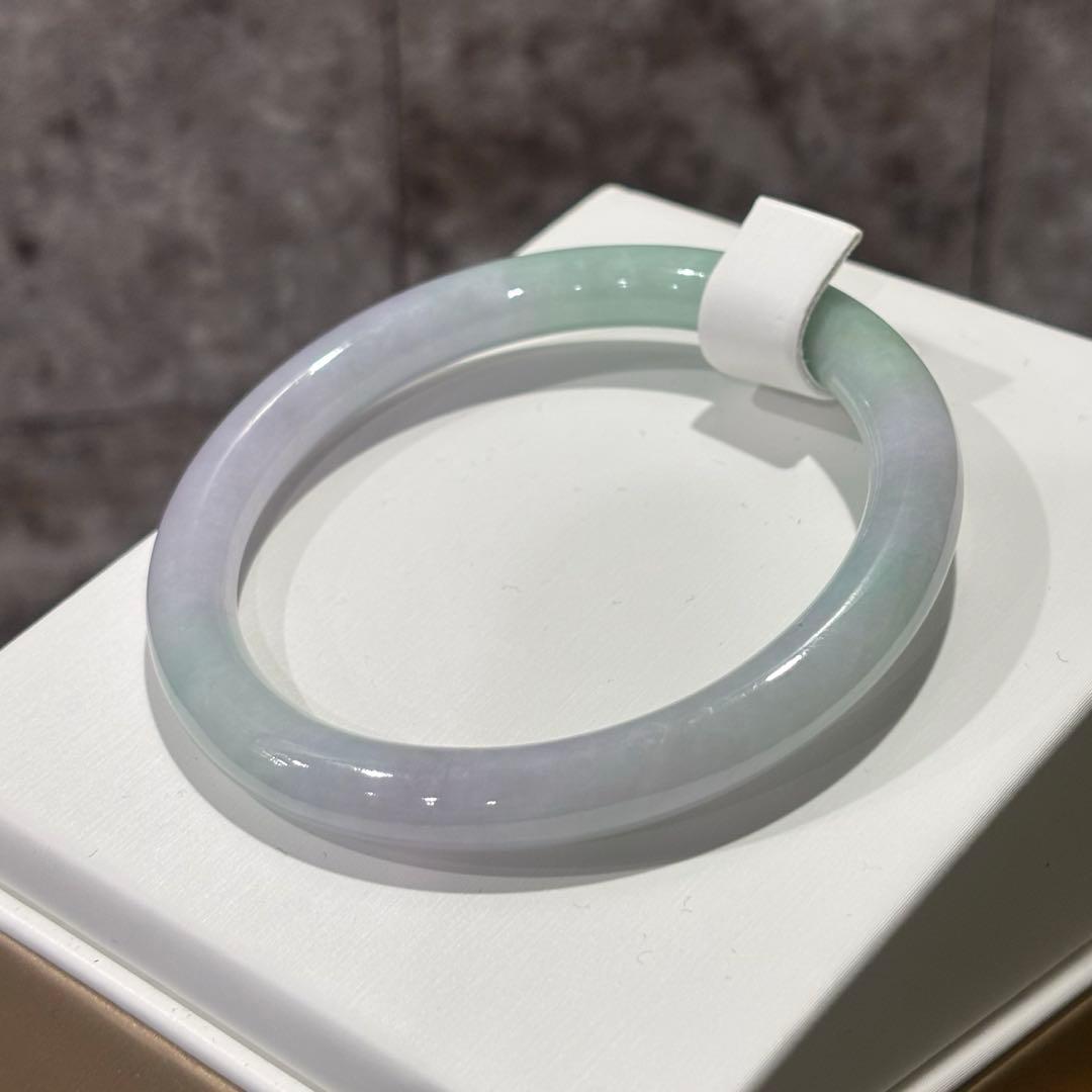 ミャンマー産天然本翡翠　A貨　春彩色　バングル　〜57