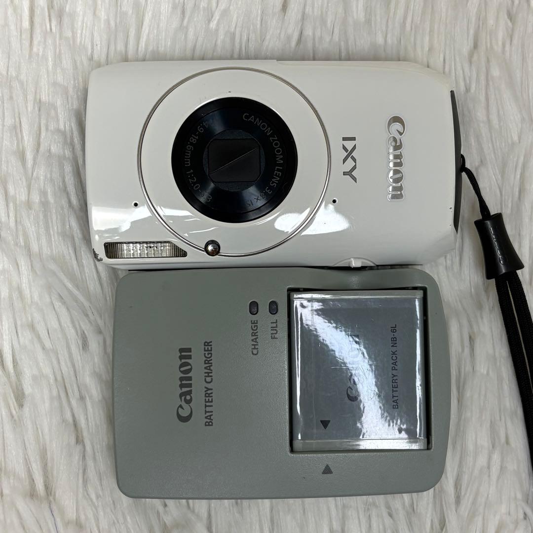 Canon カメラ　IXY 30S PC1473 充電器　ホワイト　コンデジ
